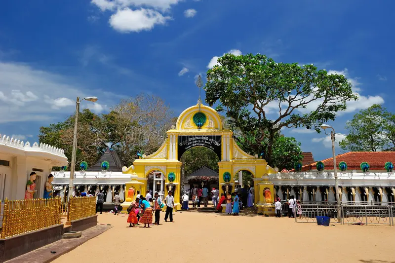 ruhunu-maha-kataragama-devalaya-sri-lanka-was-constructed-king-dutugemunu-around-years-b-c-satisfaction-promise-to-64948100